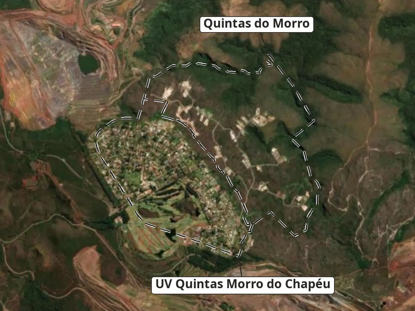 Imagem de satélite do Anexo VII do PL 2723/2026 com os contornos dos dois bairros do Morro do Chapéu, a malha de casas da Unidade de Vizinhança, as poucas construções do Quintas do Morro e as cavas das minas a noroeste e ao sul.